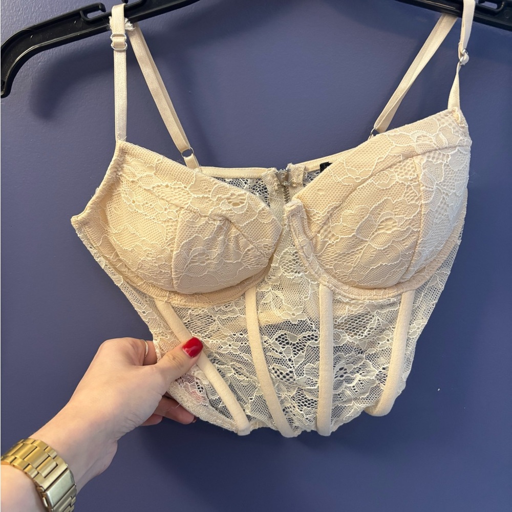 Forever 21 Lace Bustier in Cream